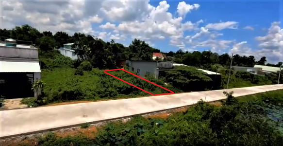 Đường trước đất nền Huyện Bình Chánh Đất nền diện tích 120m2 hướng Tây Bắc, khu dân cư sầm uất.