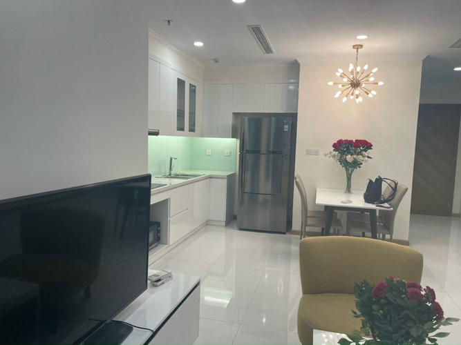 Căn hộ Vinhomes Central Park, Quận Bình Thạnh Căn hộ Vinhomes Central Park tầng 34, diện tích 86.4m2 đầy đủ nội thất.