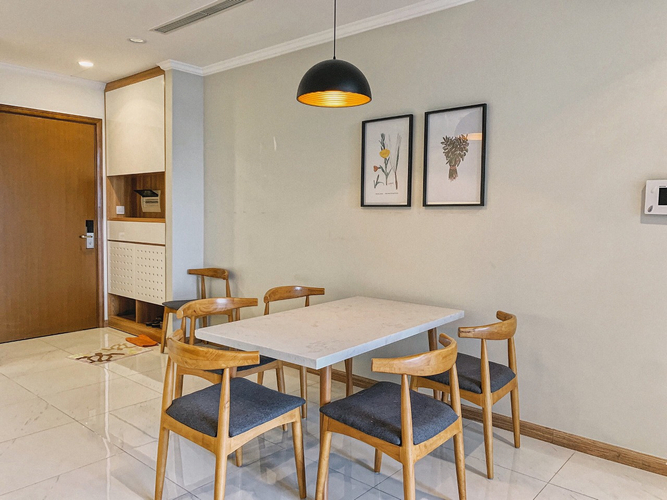 Căn hộ Vinhomes Central Park, Quận Bình Thạnh Căn hộ Vinhomes Central Park tầng 9, với phòng ngủ view nội khu yên tĩnh.