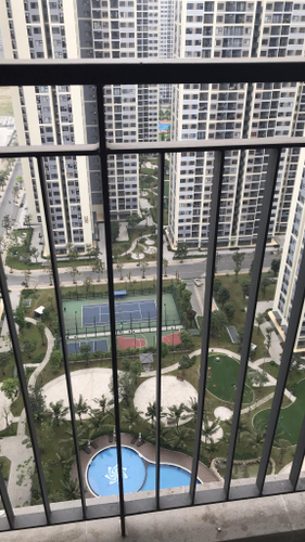 View căn hộ Vinhomes Grand Park, Quận 9 Căn hộ Vinhomes Grand Park tầng 8 thiết kế hiện đại, nội thất cơ bản.