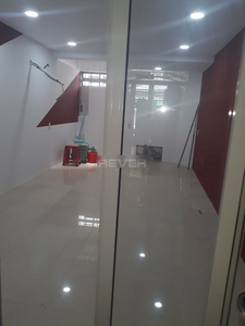 Nhà phố Quận 10 Nhà phố thiết kế 1 trệt, 4 lầu và sân thượng, bàn giao nội thất cơ bản.