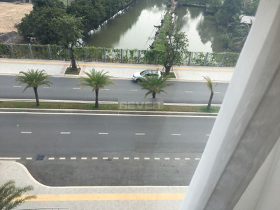 Căn hộ Vinhomes Grand Park, Quận 9 Căn hộ Vinhomes Grand park tầng trung, view sông đón gió thoáng mát.
