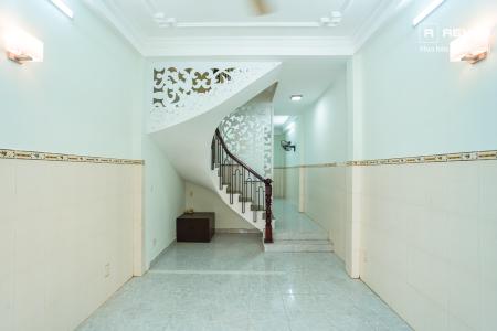 Phòng khách nhà phố Phú Nhuận Bán nhà 3 tầng hẻm 150 Huỳnh Văn Bánh, Phú Nhuận, cách cầu Công Lý 400m
