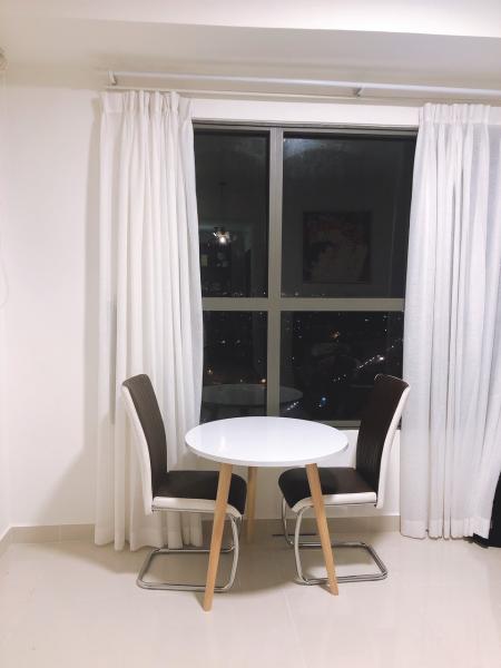 Officetel The Sun Avenue tầng trung, bàn giao đầy đủ nội thất.