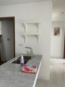 Căn hộ Kingdom 101, Quận 10 Bán căn hộ Kingdom 101 tầng cao, ban công hướng Đông Bắc