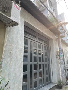 Nhà phố Quận Bình Tân Nhà phố sát mặt tiền đường Miếu Bình Đông, kết cấu 2 tầng kiên cố.