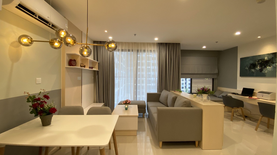 Căn hộ Vinhomes Grand Park hướng ban công tây nam đầy đủ nội thất diện tích 69.2m²