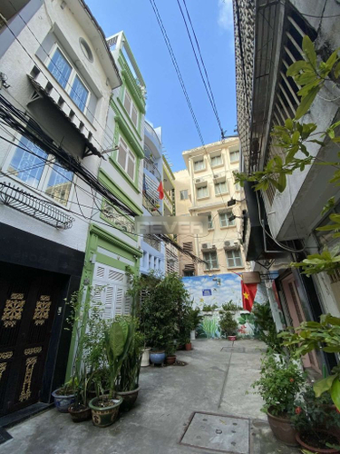 Đường trước nhà phố Quận 1 Nhà phố thiết kế 1 trệt, 3 lầu đường Nguyễn Bỉnh Khiêm, khu dân cư hiện hữu.