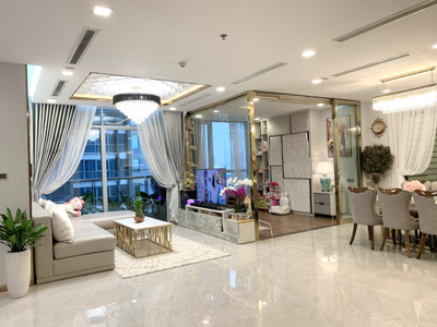 Căn hộ Vinhomes Central Park, Quận Bình Thạnh Căn hộ Vinhomes Central Park tầng 5 thiết kế 4 phòng ngủ, đầy đủ nội thất.