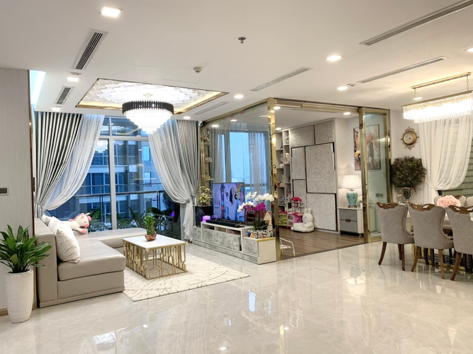 Căn hộ Vinhomes Central Park, Quận Bình Thạnh Căn hộ Vinhomes Central Park tầng 5 thiết kế 4 phòng ngủ, đầy đủ nội thất.