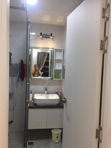 Nhà vệ sinh Saigon South Residence  Căn hộ Saigon South Residence tầng trung, thiết kế hiện đại tinh tế.