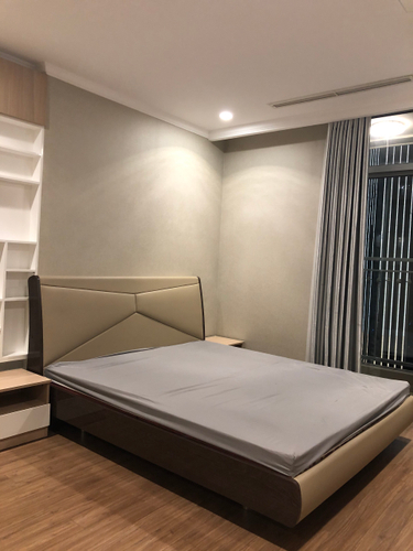 Căn hộ Vinhomes Central Park, Quận Bình Thạnh Căn hộ Vinhomes Central Park tầng 36 diện tích 155m2, đầy đủ nội thất.