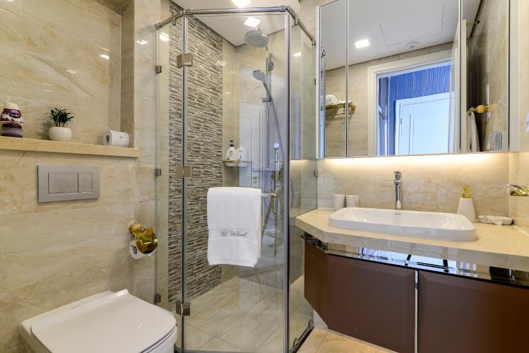 Toilet căn hộ Vinhomes Golden River Cho thuê officetel Vinhomes Golden River 2PN, diện tích 68m2, đầy đủ nội thất, view sông Sài Gòn