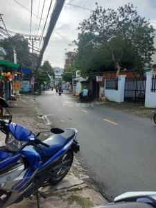 Đường trước mặt bằng kinh doanh Quận Bình Thạnh Mặt bằng kinh doanh diện tích 50m2, kết cấu 1 trệt, 1 lầu chắc chắn.