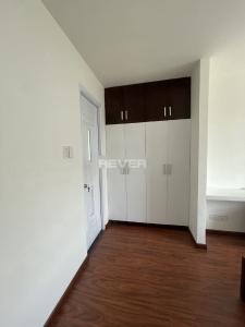 Không gian căn hộ The Harmona, Tân Bình Căn hộ The Harmona tầng 1 ban công thoáng mát, nội thất cơ bản hiện đại. 