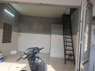 Nhà phố Quận 7 Nhà phố diện tích 99m2 có 5 phòng ngủ rộng rãi, khu dân cư đông đúc.