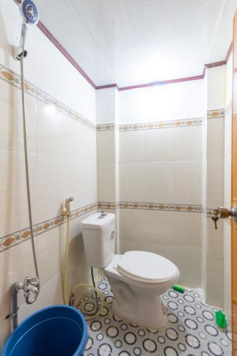 Phòng tắm nhà quận Bình Thạnh Bán nhà hẻm Xô Viết Nghệ Tĩnh, cách Cầu vượt Hàng Xanh 630m, sổ hồng đầy đủ