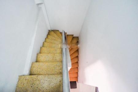 Bên trong nhà phố Âu Dương Lân, Quận 8 Nhà phố hướng Đông Nam, hẻm xe hơi 2 mặt tiền