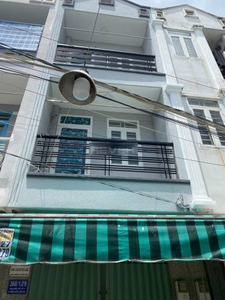 Mặt tiền nhà phố Quận 7 Nhà phố thiết kế 1 trệt, 2 lầu đúc chắc chắn, cửa hướng Đông Bắc thoáng mát.