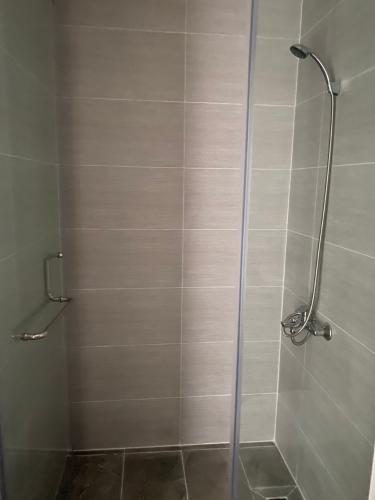 Nhà vệ sinh Saigon South Residence Căn hộ Saigon South Residence tầng cao, view nội khu hướng Tây.