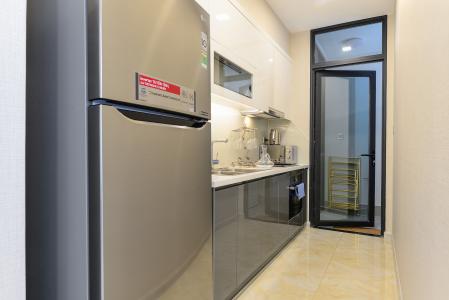 Phòng bếp căn hộ Vinhomes Golden River Cho thuê officetel Vinhomes Golden River 2PN, diện tích 68m2, đầy đủ nội thất, view sông Sài Gòn