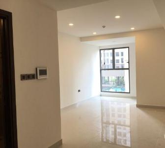 Phòng khách căn hộ Saigon Royal Căn hộ Saigon Royal view nội khu tầng cao đón gió thoáng mát.