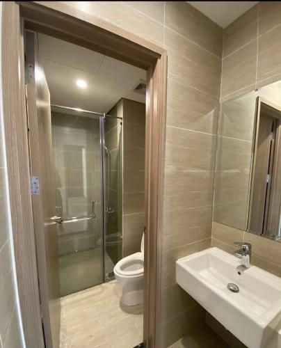 Toilet Vinhomes Grand Park Quận 9 Căn hộ Vinhomes Grand Park view sông, tầng cao thoáng mát.