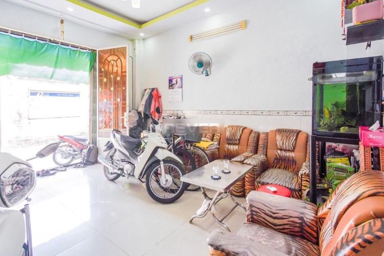 Bên trong nhà phố Âu Dương Lân, Quận 8 Nhà phố hướng Đông Nam, hẻm xe hơi 2 mặt tiền