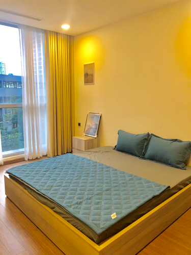 Căn hộ Vinhomes Central Park, Quận Bình Thạnh Căn hộ Vinhomes Central Park tầng 2 view đường Nguyễn Hữu Cảnh.