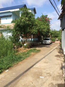 Đường trước đất nền Huyện Nhà Bè Đất nền hẻm đường Nguyễn Văn Tạo diện tích 122m2, có sổ hồng riêng.