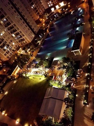 View ban đêm Căn hộ Sunrise Riverside hướng ban công bắc đầy đủ nội thất diện tích 95.68m²