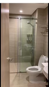 Toilet Vinhomes Grand Park Quận 9 Căn hộ Vinhomes Grand Park tầng trung, đón view nội khu mát mẻ.