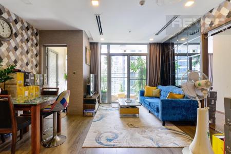 Phòng khách căn hộ VINHOMES CENTRAL PARK Căn hộ Vinhomes Central Park hướng ban công tây nam đầy đủ nội thất diện tích 80m²