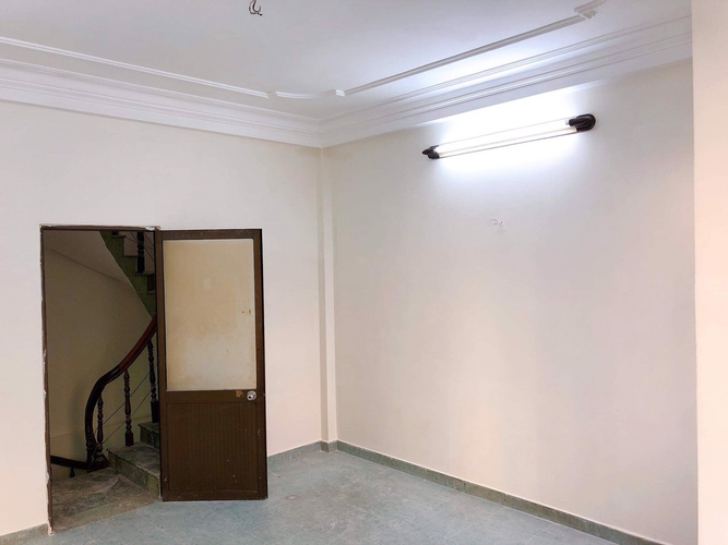 Nhà phố Quận Tân Bình Nhà phố thiết kế 1 trệt, 2 lầu và sân thượng, khu dân cư lâu đời.