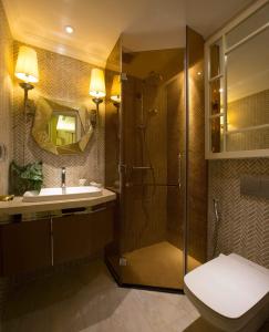 Bên trong căn hộ Vinhomes Golden River Căn hộ Vinhomes Golden River hướng Tây Nam, diện tích 61.4m²