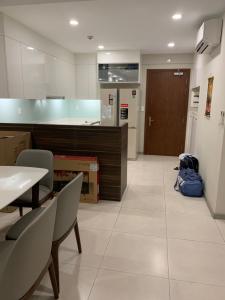 Phòng khách The Gold View, Quận 4 Căn hộ The Gold View tầng trung, đầy đủ nội thất hiện đại.