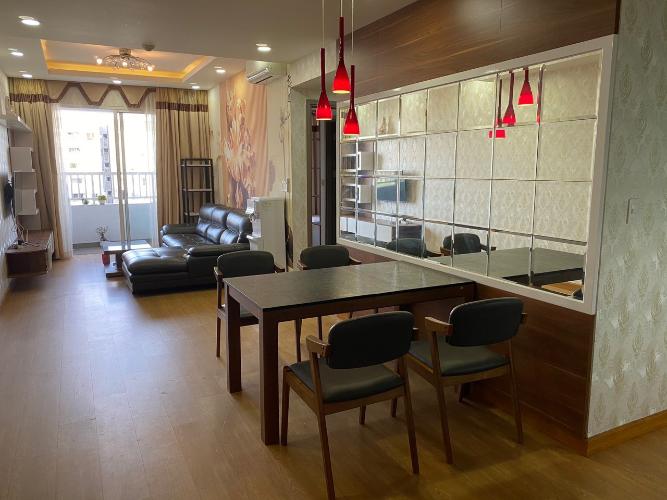 Phòng khách Lexington Residence Quận 2 Căn hộ Lexington Residence tầng cao, sàn lót gỗ, đủ nội thất.