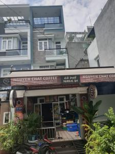 Mặt tiền nhà phố Quận Thủ Đức Nhà phố đường nhựa rộng 8m không ngập nước, kết cấu 1 trệt 3 lầu.