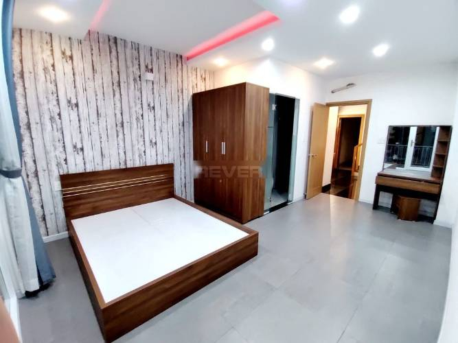 Nhà phố Quận Thủ Đức Nhà phố cách đường Quốc Lộ 13 chỉ 100m, cửa hướng Đông Bắc thoáng mát.