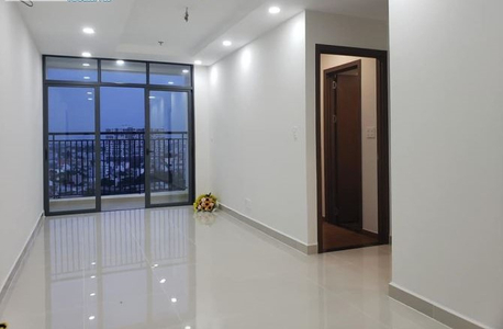Căn hộ Phú Đông Premier tầng 30 diện tích 68m2, nội thất cơ bản.