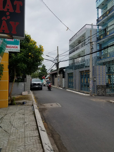 Đường trước đất nền Quận 12 Đất nền diện tích 53.3m2 rộng thoáng, sau lưng trường ĐH Nguyễn Tất Thành.