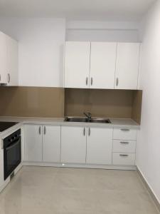 phòng bếp căn hộ sài gòn mia Căn hộ Saigon Mia hướng Tây nhìn về nội khu, nội thất cơ bản.