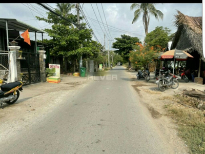 Đường trước đất nền Quận 9 Đất nền mặt tiền đường Cầu Đình diện tích 119.7m2, có sổ hồng riêng.