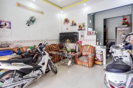 Bên trong nhà phố Âu Dương Lân, Quận 8 Nhà phố hướng Đông Nam, hẻm xe hơi 2 mặt tiền