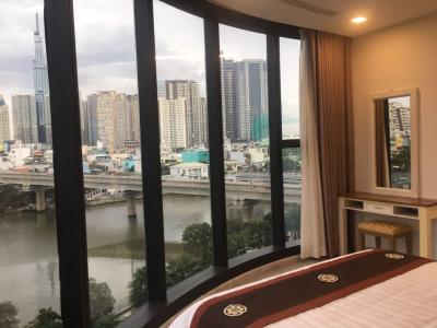 Phòng ngủ Vinhomes Golden River, Quận 1 Căn hộ Vinhomes Golden River view sông và thành phố thơ mộng.