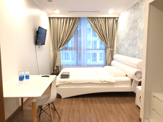 Căn hộ Vinhomes Central Park, Quận Bình Thạnh Căn hộ Vinhomes Central Park tầng 8, đầy đủ nội thất và tiện ích.