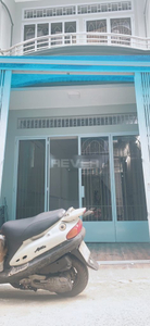 Mặt tiền nhà phố Quận Tân Bình Nhà phố thiết kế 1 trệt, 1 lầu đường Trường Chinh, khu dân cư sầm uất.