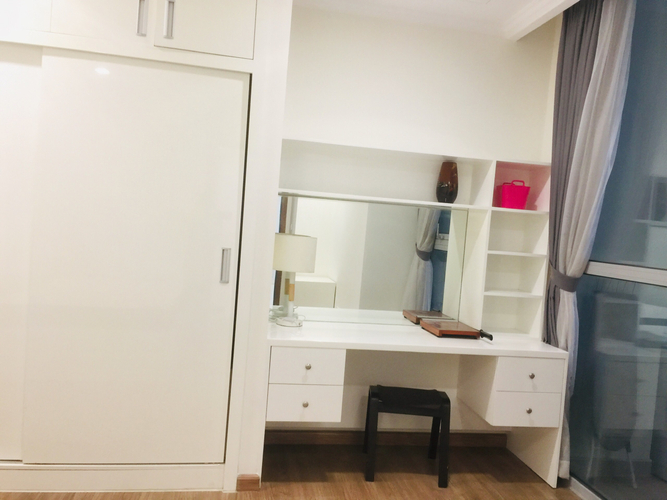 Căn hộ Vinhomes Central Park, Quận Bình Thạnh Căn hộ Vinhomes Central Park tầng 24 thiết kế 3 phòng ngủ, đầy đủ nội thất.