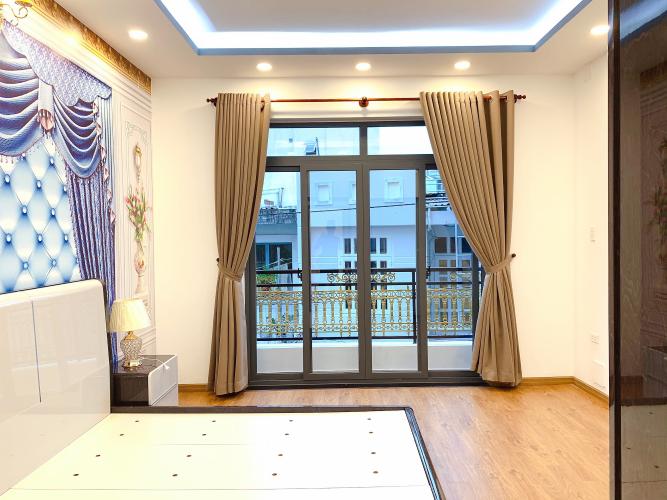 Phòng khách nhà phố Quận 7 Nhà hẻm xe tải đường Lâm Văn Bền, nội thất đầy đủ nhà mới xây.