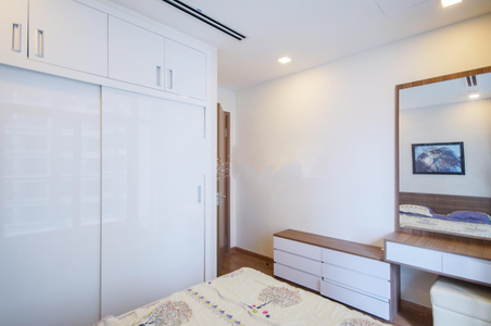 Căn hộ Vinhomes Central Park, Quận Bình Thạnh Căn hộ Vinhomes Central Park tầng 6 diện tích 51.2m2, đầy đủ nội thất.